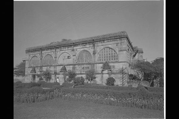 Sidi-Saiyad-Mosque-Ahmedabad
