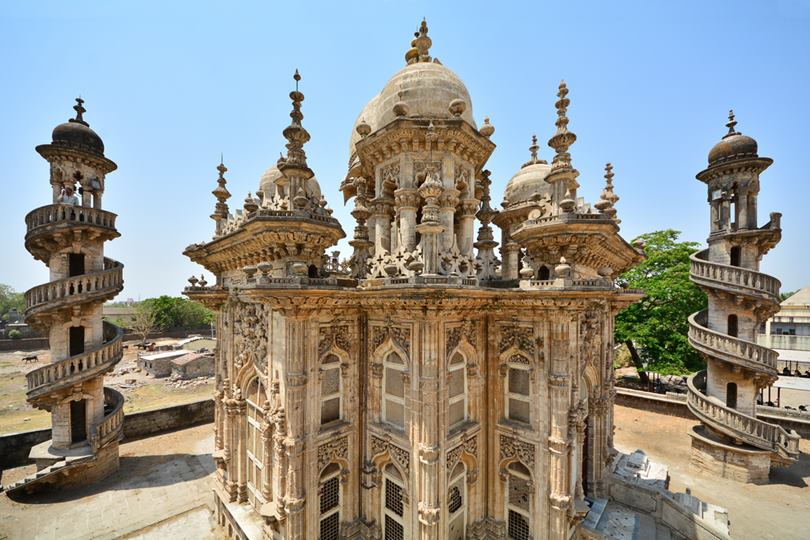 Mahabat-Maqbara-Palace-Mausoleum-Junagadh-India-004.jpg